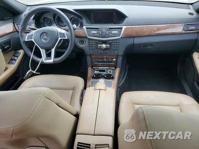 Zdjęcie 8 z 12 samochodu: 2012 MERCEDES-BENZ E 350 VIN:WDDHF5KB6CA587189 - miniatura