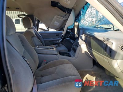 Zdjęcie 7 z 13 samochodu: 2004 GMC YUKON XL K1500 VIN:3GKFK16T34G222498 - miniatura