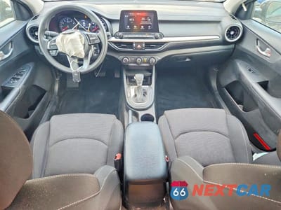 Zdjęcie 8 z 13 samochodu: 2021 KIA FORTE FE VIN:3KPF24AD7ME274595 - miniatura