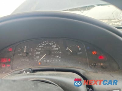 Zdjęcie 9 z 12 samochodu: 1998 CHEVROLET CAVALIER BASE VIN:3G1JC1247WS839977 - miniatura