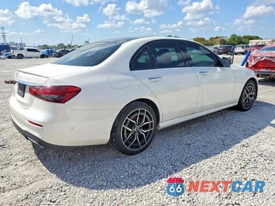 Trzecie zdjęcie samochodu z tyłu: 2022 MERCEDES-BENZ E 350 VIN:W1KZF8DB3NB076944 - miniatura