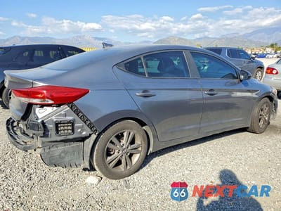 Trzecie zdjęcie samochodu z tyłu: 2018 HYUNDAI ELANTRA SEL VIN:5NPD84LF0JH357927 - miniatura