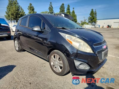 Czwarte zdjęcie samochodu z boku: 2015 CHEVROLET SPARK 1LT VIN:KL8CD6S94FC810358 - miniatura