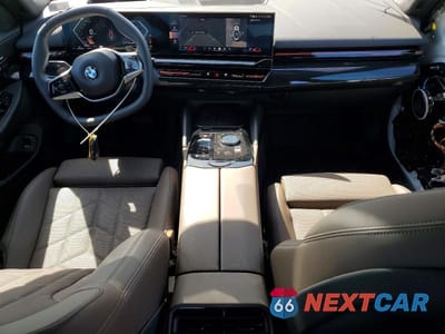 Zdjęcie 8 z 11 samochodu: 2026 BMW 530 XI VIN:WBA53FJ00TCV83104 - miniatura