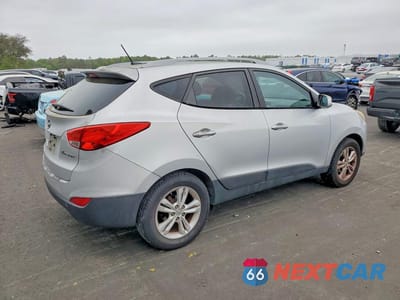 Trzecie zdjęcie samochodu z tyłu: 2010 HYUNDAI TUCSON GLS VIN:KM8JU3AC4AU034435 - miniatura