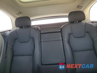 Zdjęcie 10 z 12 samochodu: 2020 VOLVO XC60 T6 MOMENTUM VIN:YV4A22RK3L1454768 - miniatura