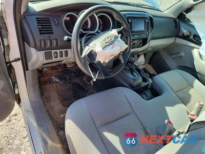 Zdjęcie 8 z 12 samochodu: 2014 TOYOTA TACOMA BASE VIN:5TFNX4CN8EX040955 - miniatura