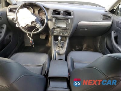 Zdjęcie 8 z 11 samochodu: 2016 VOLKSWAGEN JETTA SE VIN:3VWD67AJ7GM374531 - miniatura