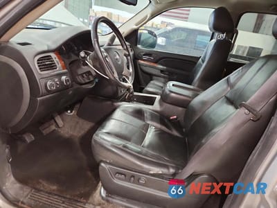 Zdjęcie 7 z 12 samochodu: 2010 GMC YUKON XL K1500 SLT VIN:1GKUKKE39AR124862 - miniatura