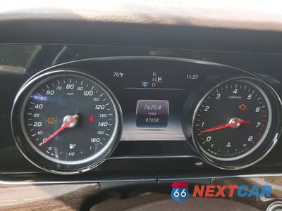 Zdjęcie 9 z 11 samochodu: 2018 MERCEDES-BENZ E 300 VIN:WDDZF4JB1JA336951 - miniatura