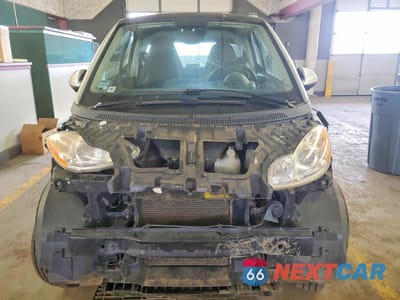 Piąte zdjęcie samochodu w środku: 2014 SMART FORTWO PURE VIN:WMEEJ3BA6EK781775 - miniatura