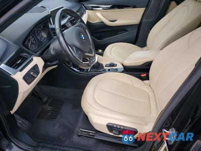Zdjęcie 7 z 11 samochodu: 2016 BMW X1 XDRIVE28I VIN:WBXHT3Z3XG4A48199 - miniatura