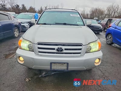 Piąte zdjęcie samochodu w środku: 2004 TOYOTA HIGHLANDER BASE VIN:JTEEP21A340061784 - miniatura
