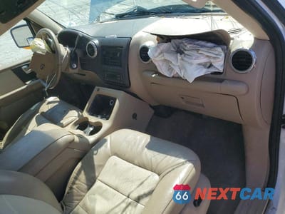 Zdjęcie 8 z 12 samochodu: 2004 FORD EXPEDITION EDDIE BAUER VIN:1FMEU17W24LA55334 - miniatura