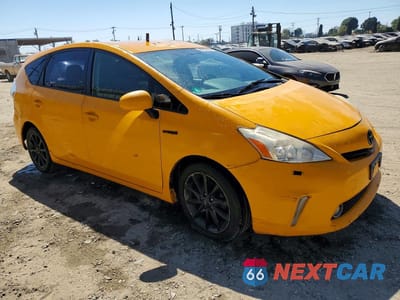 Czwarte zdjęcie samochodu z boku: 2014 TOYOTA PRIUS V FIVE VIN:JTDZN3EU0E3328661 - miniatura