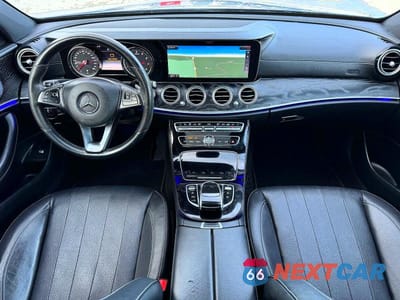 Zdjęcie 9 z 12 samochodu: 2017 MERCEDES-BENZ E 300 4MATIC VIN:WDDZF4KB2HA126772 - miniatura