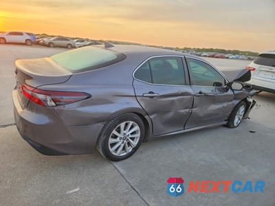 Trzecie zdjęcie samochodu z tyłu: 2023 TOYOTA CAMRY LE VIN:4T1C11AKXPU823016 - miniatura