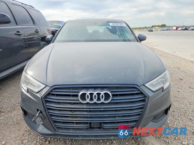 Piąte zdjęcie samochodu w środku: 2019 AUDI A3 FWD 4D SEDAN TITANIUM PREMIUM VIN:WAUAUGFF1KA095627 - miniatura