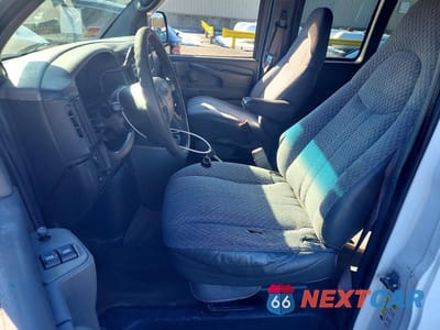 Zdjęcie 7 z 14 samochodu: 2006 GMC SAVANA G3500 VIN:1GJHG39U761236596 - miniatura