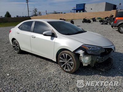 Czwarte zdjęcie samochodu z boku: 2018 TOYOTA COROLLA SE VIN:5YFBURHE6JP816400 - miniatura