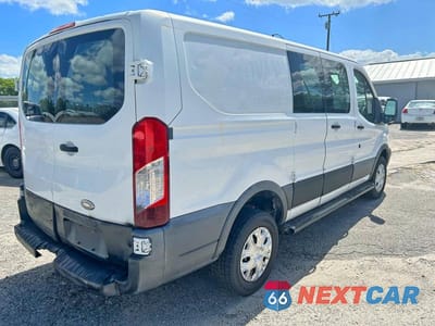 Czwarte zdjęcie samochodu z boku: 2015 FORD TRANSIT T-250 VIN:1FTNR1ZM6FKA47229 - miniatura