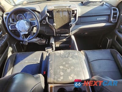 Zdjęcie 8 z 13 samochodu: 2024 RAM 3500 LARAMIE VIN:3C63RRML0RG273757 - miniatura