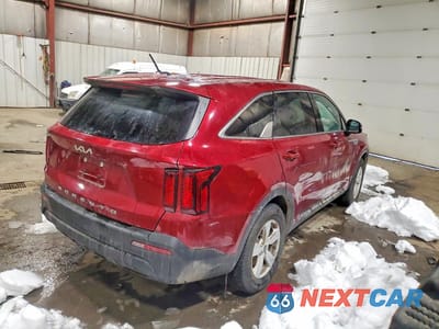 Trzecie zdjęcie samochodu z tyłu: 2022 KIA SORENTO LX VIN:5XYRG4LCXNG080456 - miniatura