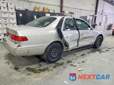 Trzecie zdjęcie samochodu z tyłu: 2001 TOYOTA CAMRY LE V6 VIN:4T1BF22K81U121611 - miniatura