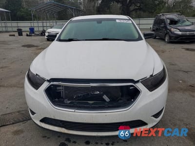 Piąte zdjęcie samochodu w środku: 2017 FORD TAURUS SE VIN:1FAHP2D87HG138735 - miniatura
