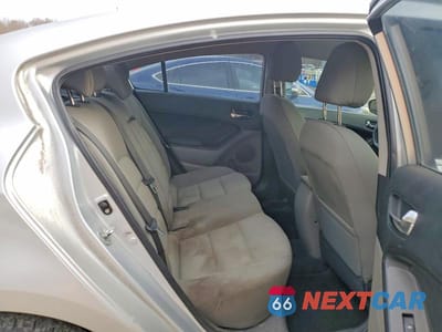 Zdjęcie 10 z 12 samochodu: 2014 KIA FORTE EX VIN:KNAFX4A8XE5049019 - miniatura