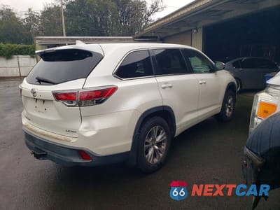 Trzecie zdjęcie samochodu z tyłu: 2016 TOYOTA HIGHLANDER LE PLUS VIN:5TDBKRFH1GS315787 - miniatura