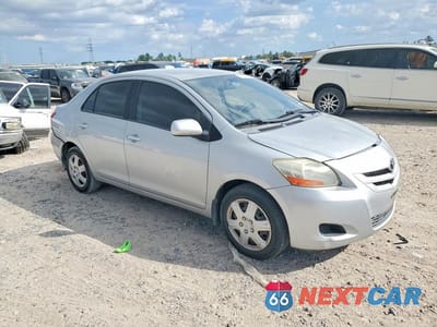 Czwarte zdjęcie samochodu z boku: 2007 TOYOTA YARIS BASE VIN:JTDBT923071064961 - miniatura