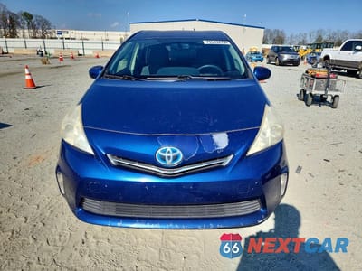 Piąte zdjęcie samochodu w środku: 2013 TOYOTA PRIUS V THREE VIN:JTDZN3EU1D3187372 - miniatura