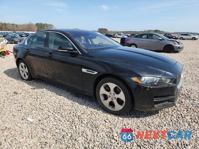 Czwarte zdjęcie samochodu z boku: 2018 JAGUAR XE VIN:SAJAR4FX3JCP34624 - miniatura