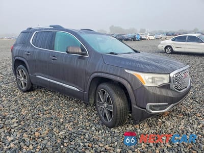 Czwarte zdjęcie samochodu z boku: 2018 GMC ACADIA DENALI VIN:1GKKNXLS4JZ102340 - miniatura