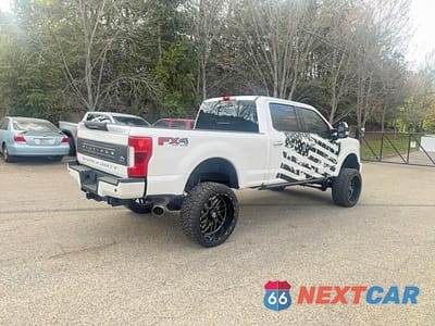 Czwarte zdjęcie samochodu z boku: 2018 FORD F250 SUPER DUTY VIN:1FT7W2BT4JEC37370 - miniatura