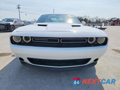 Piąte zdjęcie samochodu w środku: 2015 DODGE CHALLENGER SXT VIN:2C3CDZAG3FH905794 - miniatura
