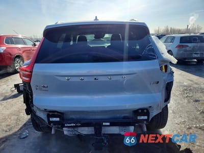Zdjęcie 6 z 12 samochodu: 2021 VOLVO XC40 T5 MOMENTUM VIN:YV4162UK1M2537297 - miniatura