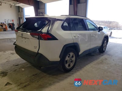 Trzecie zdjęcie samochodu z tyłu: 2020 TOYOTA RAV4 XLE VIN:2T3P1RFV6LW126012 - miniatura