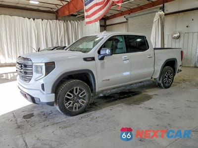 2023 GMC SIERRA K1500 AT4 1GTUUEE80PZ197985 - główne zdjęcie licytacji z USA - miniatura