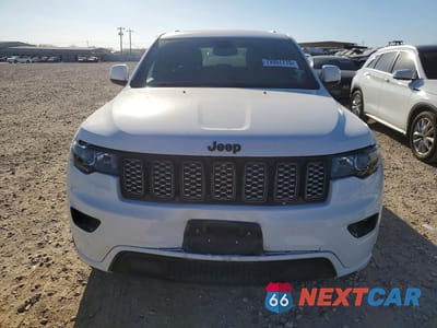 Piąte zdjęcie samochodu w środku: 2019 JEEP GRAND CHEROKEE LAREDO VIN:1C4RJEAG0KC533478 - miniatura