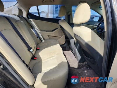 Zdjęcie 10 z 11 samochodu: 2011 KIA OPTIMA LX VIN:KNAGM4A72B5156727 - miniatura