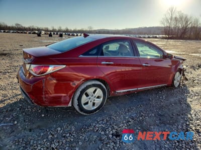 Trzecie zdjęcie samochodu z tyłu: 2012 HYUNDAI SONATA HYBRID BASE VIN:KMHEC4A46CA054497 - miniatura