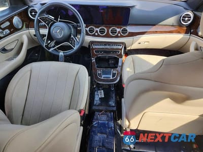 Zdjęcie 8 z 13 samochodu: 2021 MERCEDES-BENZ E 350 VIN:W1KZF8DB7MA919029 - miniatura