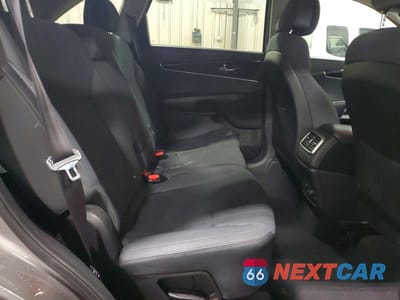 Zdjęcie 11 z 13 samochodu: 2016 KIA SORENTO LX VIN:5XYPGDA38GG037604 - miniatura