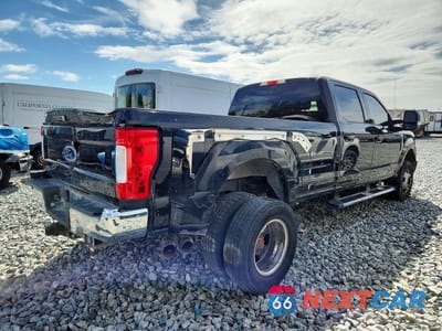 Czwarte zdjęcie samochodu z boku: 2017 FORD F350 SUPER DUTY VIN:1FT8W3DT7HEC39566 - miniatura