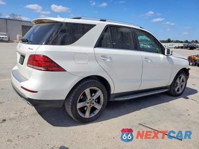 Trzecie zdjęcie samochodu z tyłu: 2017 MERCEDES-BENZ GLE 350 4MATIC VIN:4JGDA5HB1HA965582 - miniatura