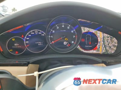 Zdjęcie 9 z 13 samochodu: 2019 PORSCHE CAYENNE VIN:WP1AA2AY4KDA05066 - miniatura