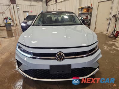 Piąte zdjęcie samochodu w środku: 2025 VOLKSWAGEN JETTA SE VIN:3VW7X7BU3SM090308 - miniatura