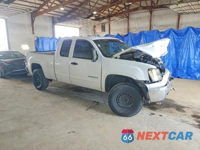 Czwarte zdjęcie samochodu z boku: 2011 GMC SIERRA C1500 VIN:1GTR1TEXXBZ101119 - miniatura